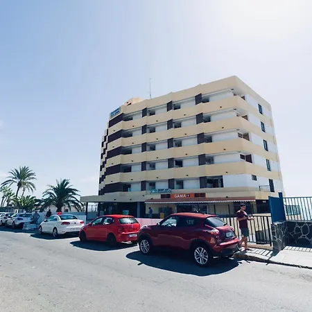 Modern Concept Estudio Junto Al Mar Con Piscina Lägenhet
